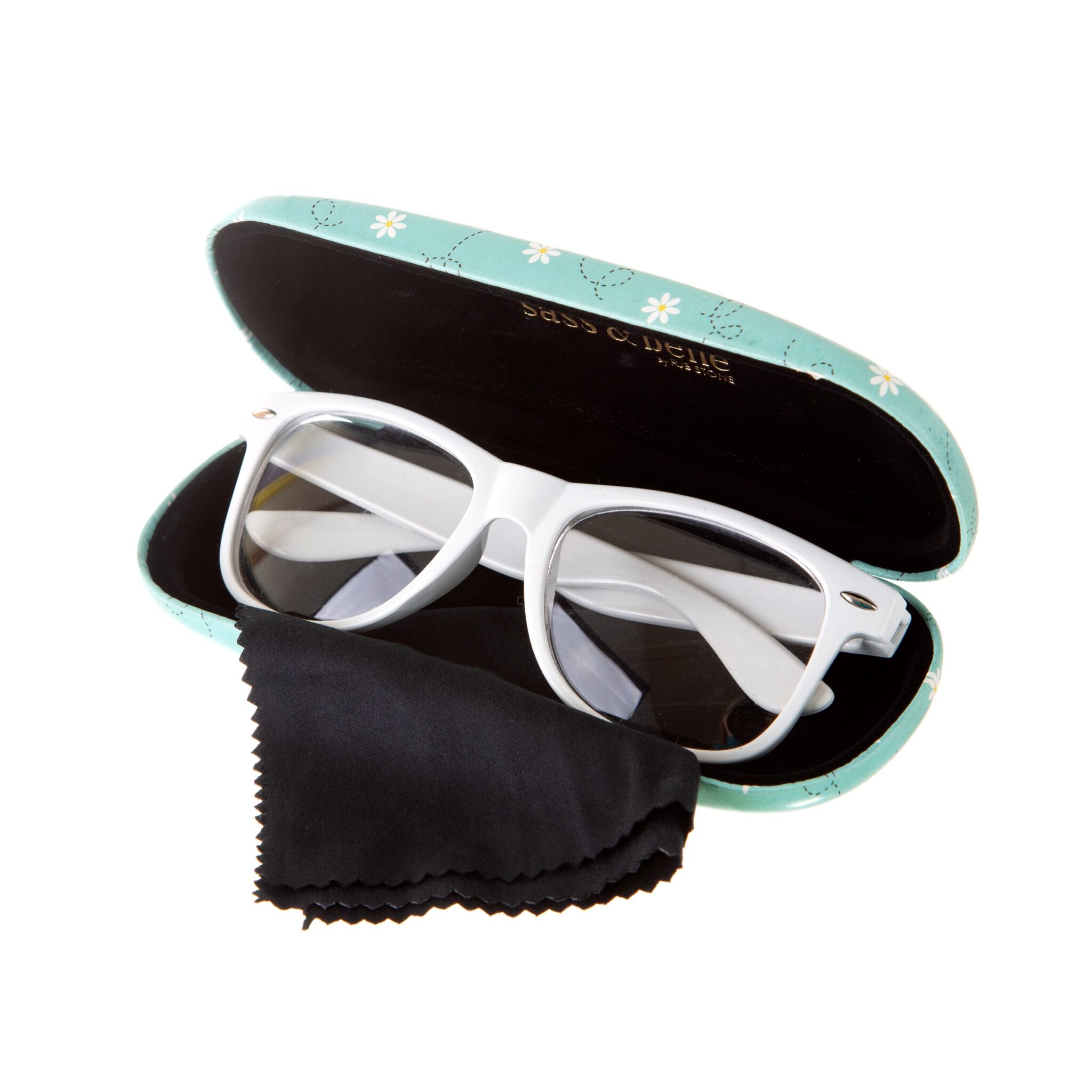 LOU030_D_QueenBee_GlassesCase_AlwaysBeeYourself_Lifestyle.jpg